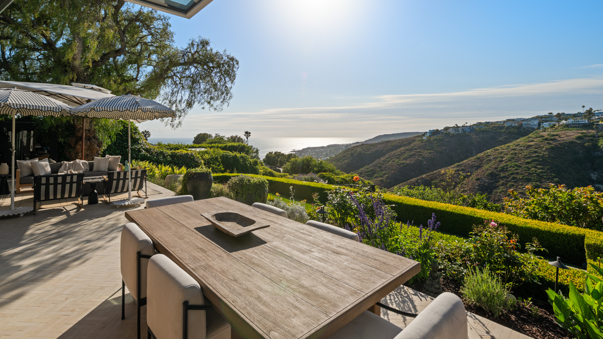 Patio · Al Fresco Dining