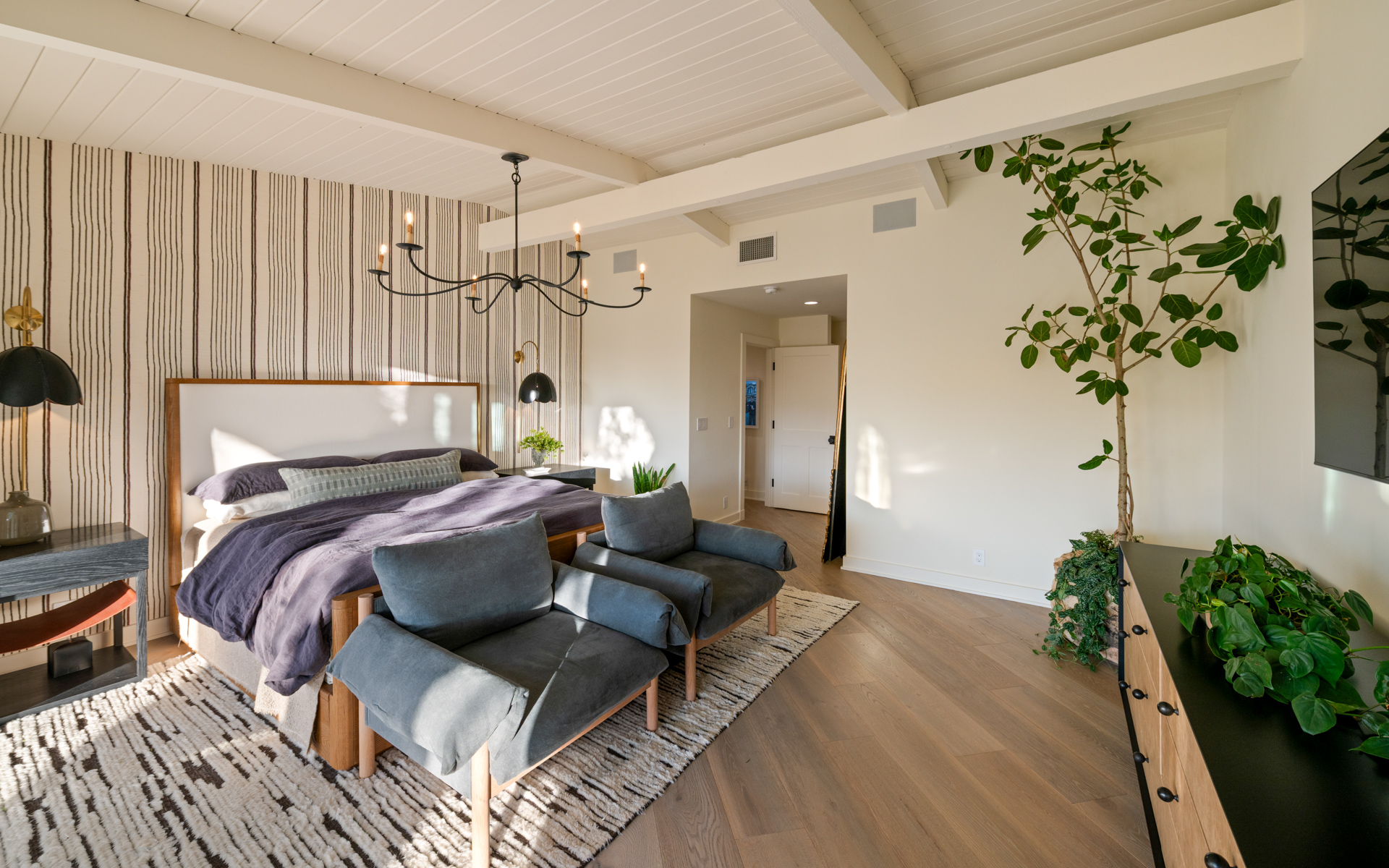 Primary Suite · Sitting Area